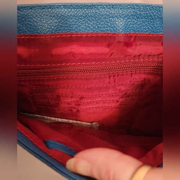 Sukriti Hummingbird Floral Leather Crossbody/Clutch - Picture 4 of 10